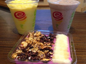 Jamba Juice: Segarnya Smoothies Mangga dan Energy Bowl Buah Naga dari Gerai Jus Amerika