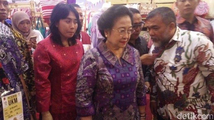 Ada Megawati dalam Pameran Kerajinan di Gedung Smesco