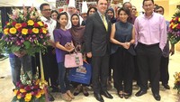 Pada 1 Desember lalu, Signature Christmas Log resmi diluncurkan di Hotel Borobudur. Patrick Beck selaku General Manager Hotel Borobudur mengaku senang menjadikan Indy Barends sebagai ikon Christmas Log.