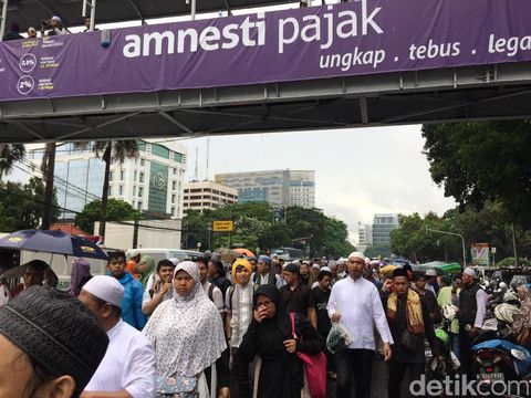 Massa di Jalan Medan Merdeka Timur