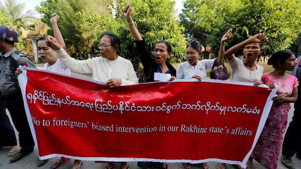 Unjuk rasa warga Rakhine menolak Kofi Annan