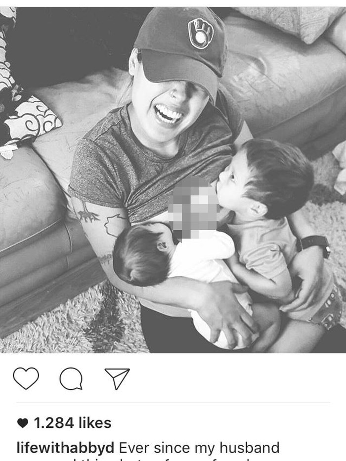 Ekspresi Bahagia Ibu Saat Menyusui Tandem Ini Jadi Viral