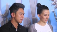 Pasangan ini tak bisa menyembunyikan kebahagiaan mereka. Veynindia Esaloni Pardede/detikFoto.