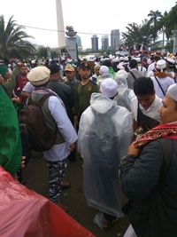 Aksi Bersih-bersih Sampah Mulai Dilakukan di Depan Masjid Istiqlal