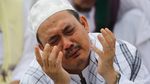 Massa Aksi 2 Desember Khusyuk Berzikir