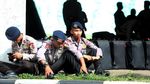 Polisi Berjaga di Kolong Jembatan Taman Ria Senayan