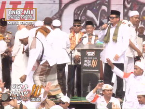 Momen Saat Pidato Kapolri Diinterupsi di Depan Massa Aksi 2 Desember