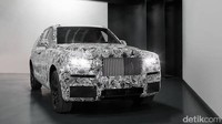 Mobil yang diberi kode internal Project Cullinan ini akan berkelana ke sejumlah tempat di seluruh dunia untuk menguji keandalan mobil dan menunjukkan kalau mobil bisa digunakan di mana saja. Foto: Rolls-Royce