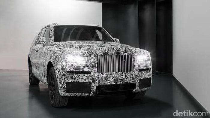 SUV Rolls-Royce Sebentar Lagi Resmi Meluncur