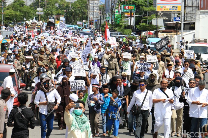 Aksi 2 Desember di Makassar Bubar, Lapangan Karebosi Kembali Kinclong