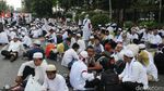 Massa Aksi Damai 2 Desember Padati Jalan Medan Merdeka Selatan