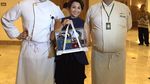 Meriahkan Natal, Hotel Berbintang Ini Luncurkan Signature Christmas Log Cake Spesial Indy Barends