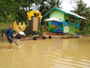 Banjir di Pacitan Surut, Warga Kini Butuh Air Bersih