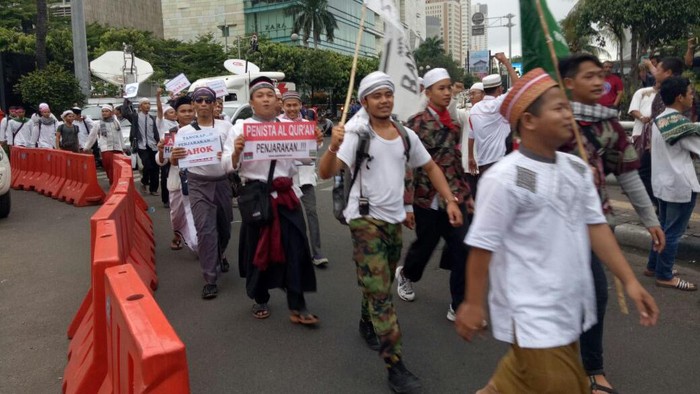 Massa Aksi 2 Desember Mulai Jalan Kaki via Bundaran HI ke Monas
