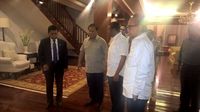 Saat Novanto dan Prabowo Salat Magrib Bersama