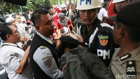 Seorang pria diduga provokator berhasil diamankan petugas, Jumat (2/12/2016).