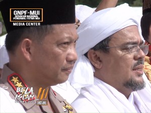 Momen Kapolri-Habib Rizieq di Panggung Aksi 2 Desember