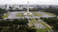 Padatnya massa aksi 2 Desember membuat kawasan Monas terlihat memutih. Walaupun hujan deras mengguyur massa tetap melakukan aksi damai hingga bubar. Rachman/detikFoto.