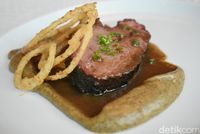 Norwegian Salmon dan Wagyu Cheek Jadi Sajian Natal Spesial di Akira Back