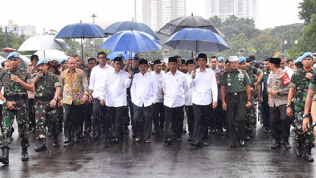 Cerita 212: Aksi Damai, Payung Jokowi, dan Penangkapan Tersangka Makar