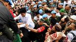 Jokowi Salat Jumat di Monas