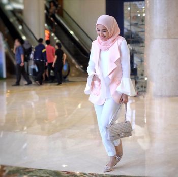 Foto: 6 Selebriti Hijab Indonesia yang Cantik Berbaju Putih