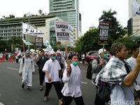 Massa Aksi 2 Desember Jalan Kaki ke Monas, Akses Jalan MH Thamrin Ditutup