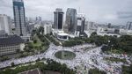Foto Lautan Massa di Monas Hingga Patung Kuda