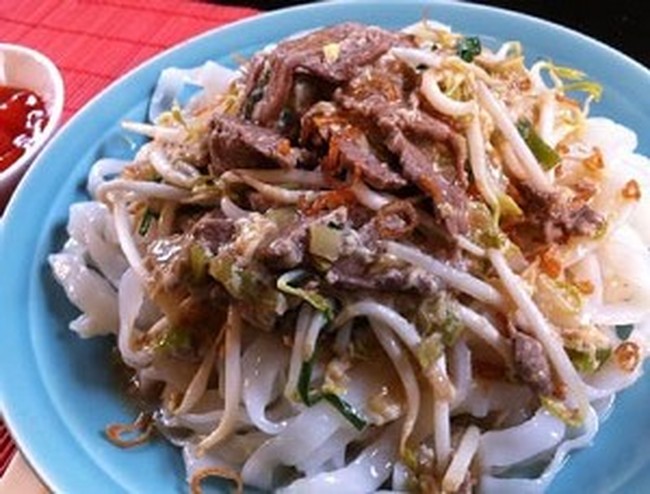 Hangatkan Badan Malam Ini dengan Kwetiau Udang dan Kwetiau Siram Daging Buatan Sendiri