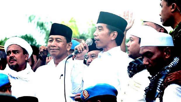 Cerita 212: Aksi Damai, Payung Jokowi, dan Penangkapan Tersangka Makar