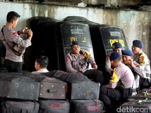 Sempat Ricuh, Polisi Kawal Pentas Seni di Kampus Unis Tangerang