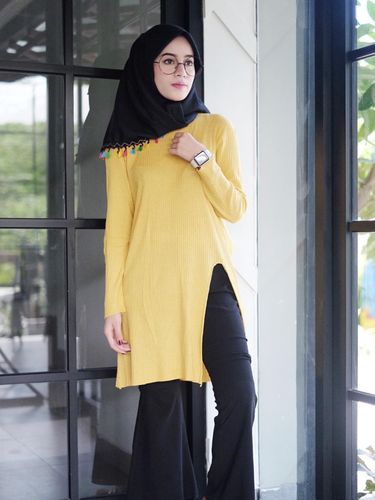 <i>Trend Alert</i>: Jilbab Rumbai yang Dipakai Zaskia Sungkar Hingga Selebgram