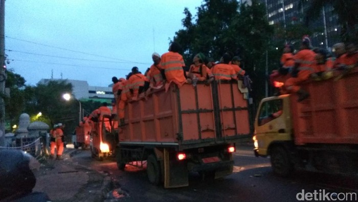 Pasca Aksi 2 Desember, Lapangan Banteng Sepi dan Sampah Mulai Diangkut