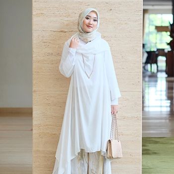Foto: 6 Selebriti Hijab Indonesia yang Cantik Berbaju Putih