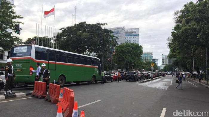 Peserta Aksi Super Damai Padati Monas, Jalan Medan Merdeka Timur Ditutup