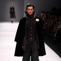 Koleksi Ivan Gunawan mengangkat tema Manggali di Jakarta Fashion Week 2017. Senayan City. Jakarta. [Foto: Mohammad Abduh/Wolipop]