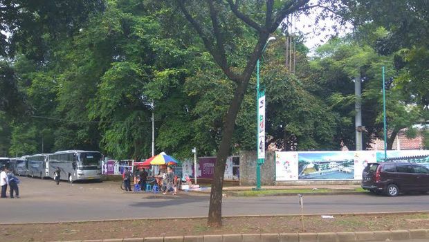 Pergerakan bus-bus ini menunggu instruksi dari kepolisian.