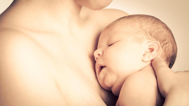 Tak Perlu Khawatir, Refleks Bayi Baru Lahir Seperti Ini Normal Kok