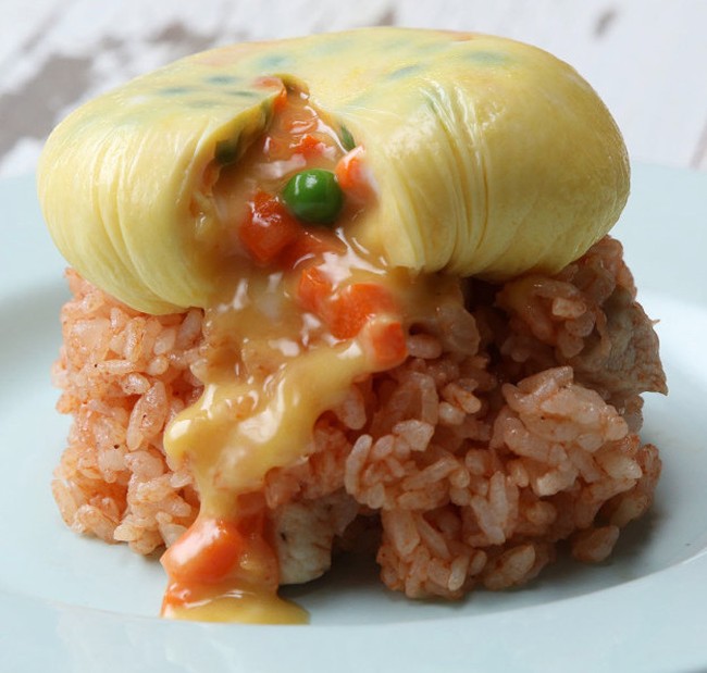 Nasi Goreng Gaya Jepang dengan Omelet Meleleh Bisa Dibuat dengan 5 Langkah Ini