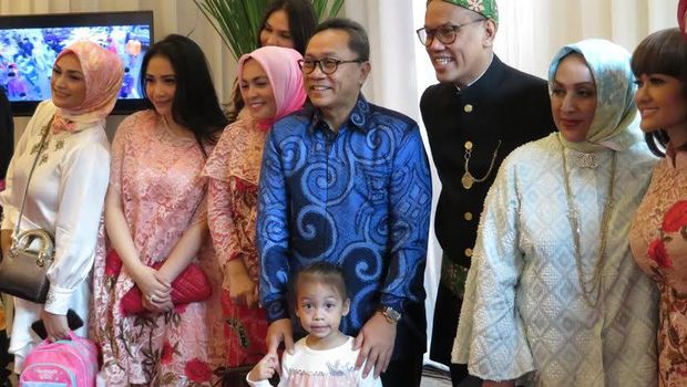 Acara ini bertabur artis Ibu Kota.