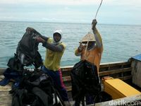 Ini Barang-barang Korban Pesawat Jatuh yang Ditemukan Warga Kepri