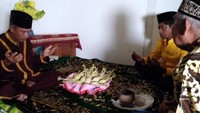 Pada saat telur datang ke rumah petinggi adat atau disebut Dakanyo, maka akan dilakukan doa dan dzikir. Ini sebagai tanda ucapan syukur atas rejeki telur Burung Maleo (Bonauli/detikTravel)