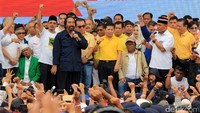 Ketum Nasdem Surya Paloh dan Ketum Golkar Setya Novanto menghadiri acara ini.