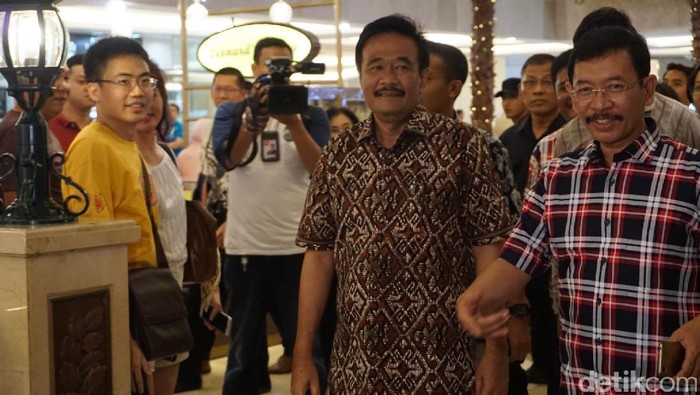 Hadiri Perkumpulan Warga Banyuwangi, Djarot Santap Singkong Rebus