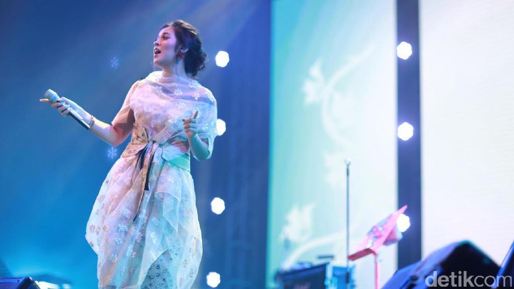 Raisa Sukses Bikin Galau di Economic Jazz 2016