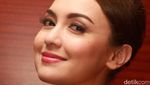 Rianti Cartwright Tampil Mempesona di Premier Bulan Terbelah di Langit Amerika 2