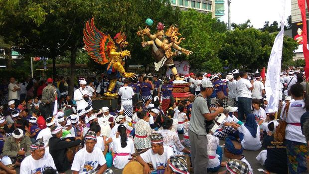 Surya Paloh, Djan Faridz Hingga Novanto Hadiri Parade Bhinneka Tunggal Ika