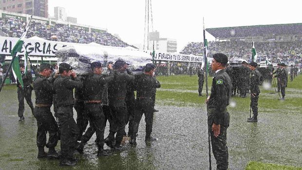 Pemain Chapecoense yang disemayamkan di stadion