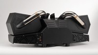 Fitur lain adalah Bluetooth 4.0, analog input dan ouput ADC/DAC. Speaker ini mengeluarkan tenaga hingga 800 watt namun menyajikan suara yang sangat enak untuk di dengar berkat sistem 6.1 virtual surround. Foto: Carscoops