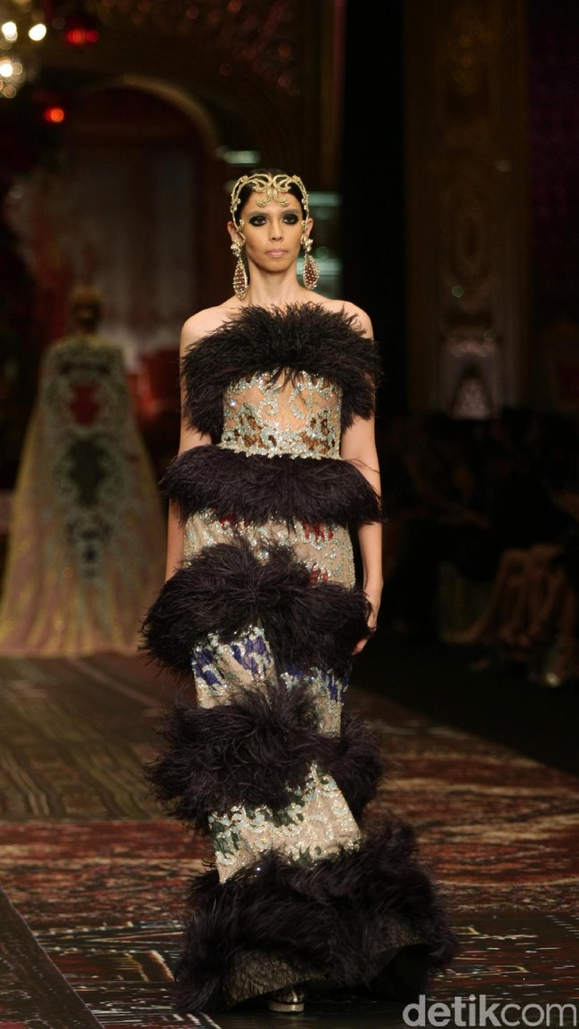 koleksi terbaru Sebastian Gunawan dan Cristina Panarese yang mengusung tema La Divina Marchesa di Ballroom Hotel Mulia. Senayan. Jakarta. [Foto: Mohammad Abduh/Wolipop]